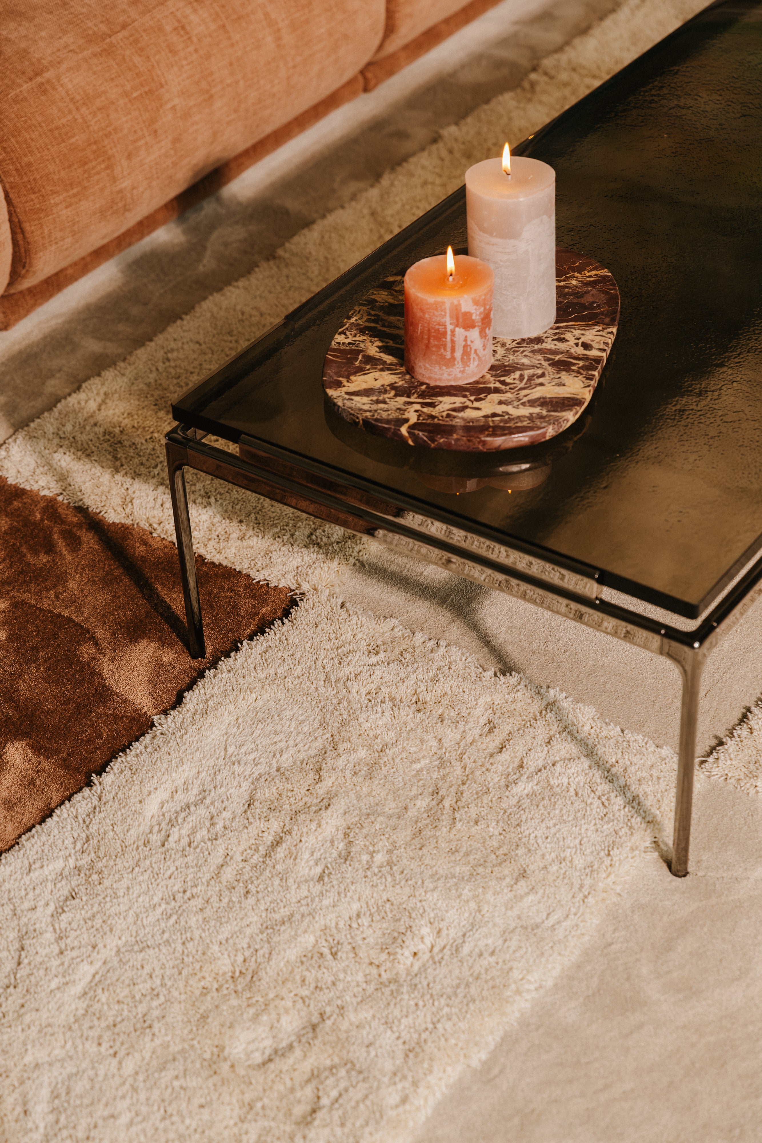 etail Rhythm modulair tapijt in de kleuren Dune Low & Moon High & Earth Low
