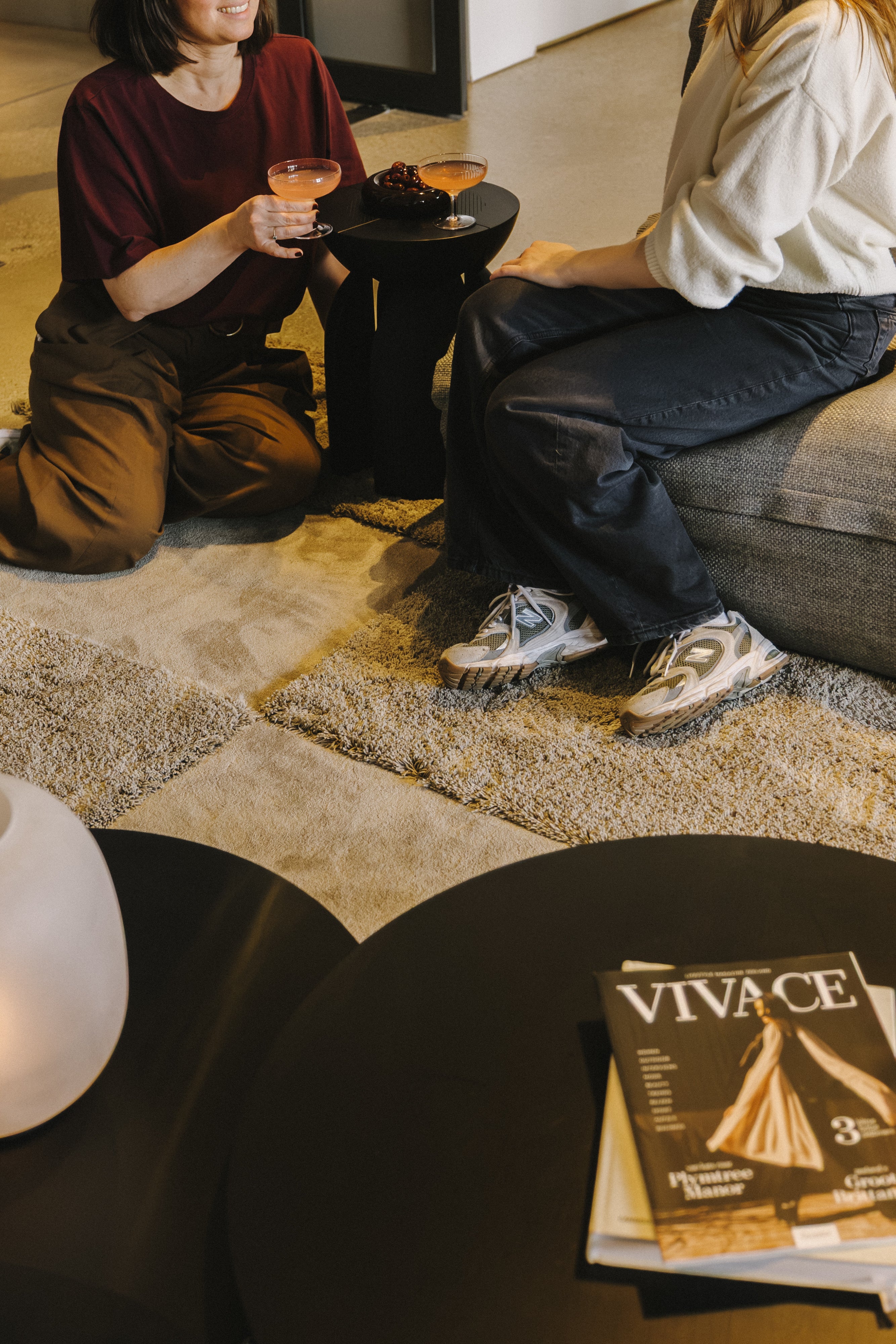 Rhythm tapijt Clay Low & Silt High in warm interieur in het Strandhotel in Cadzand.