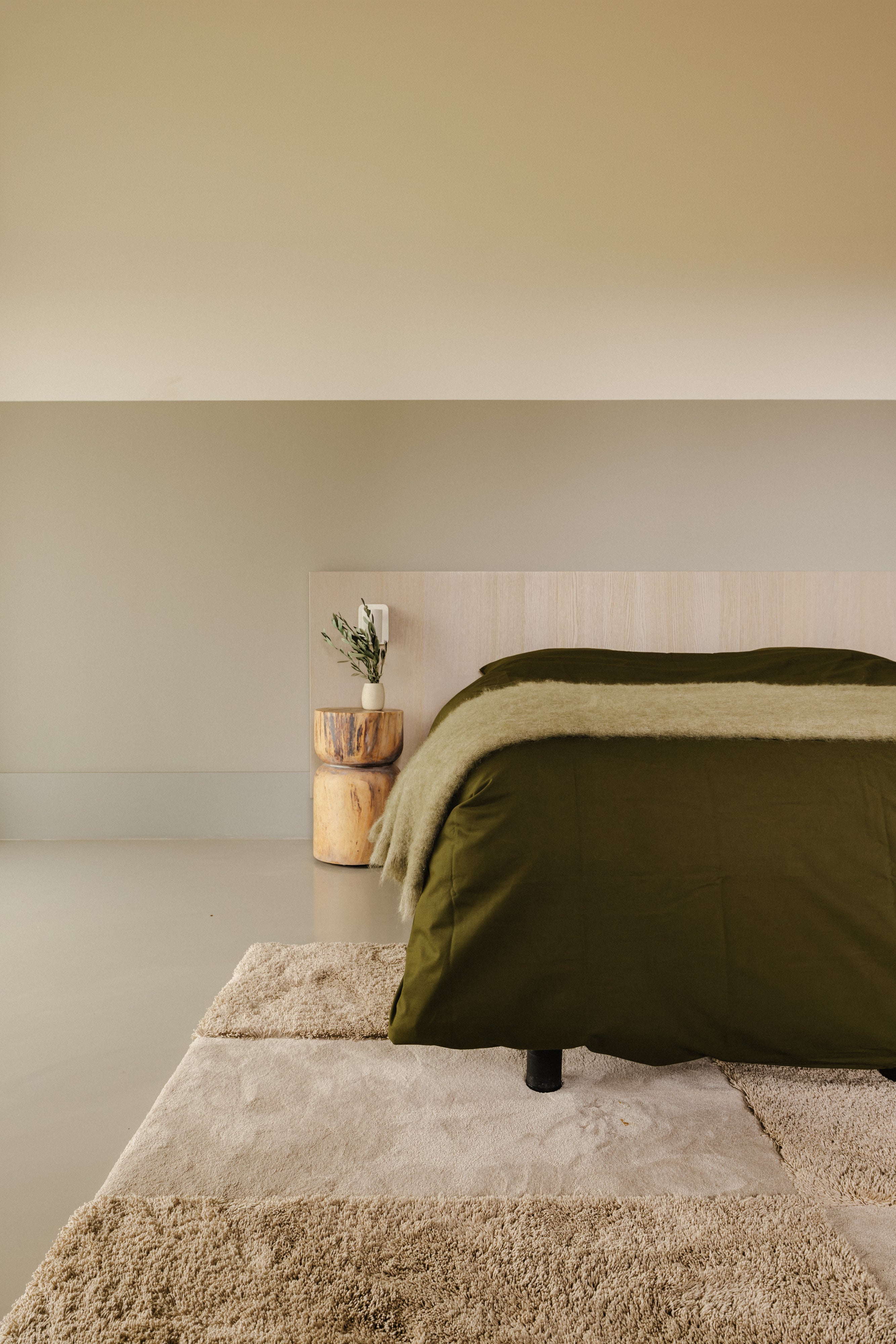 Rhythm tapijt Dune Low & Desert High in een hotelkamer in het Strandhotel in Cadzand.